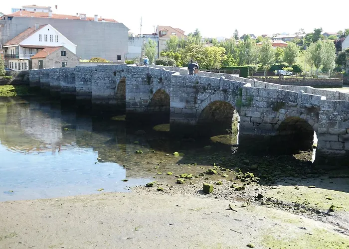 Casa Rustica Con Finca Y Regato Dentro Recien Rehabilitada Situada En El Entorno Del Parque Natural Monte Aloia Y Monte De San Antonino Proxima A Gondomar Y Playas De Nigran