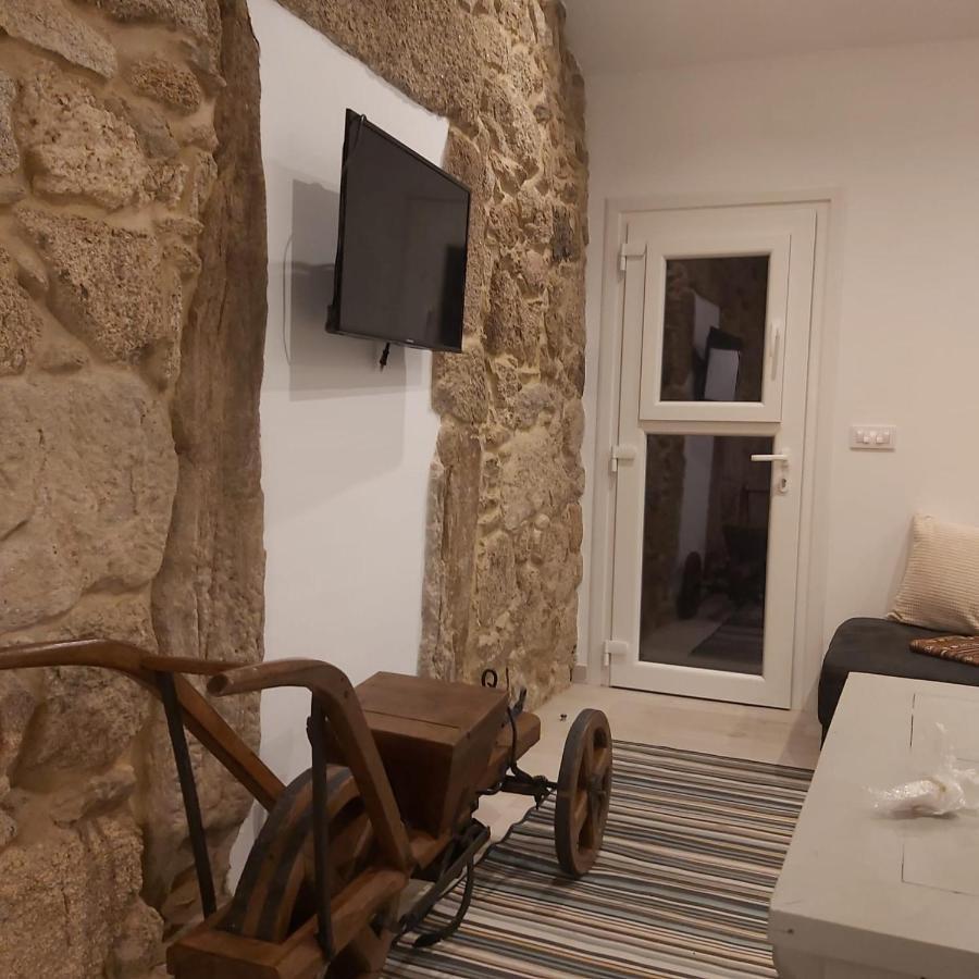 Casa Rustica Con Y Regato Dentro Recien Rehabilitada Situada En El Entorno Del Parque Natural Monte Aloia Y Monte De San Antonino Proxima A Gondomar Y Playas De Nigran * Tui