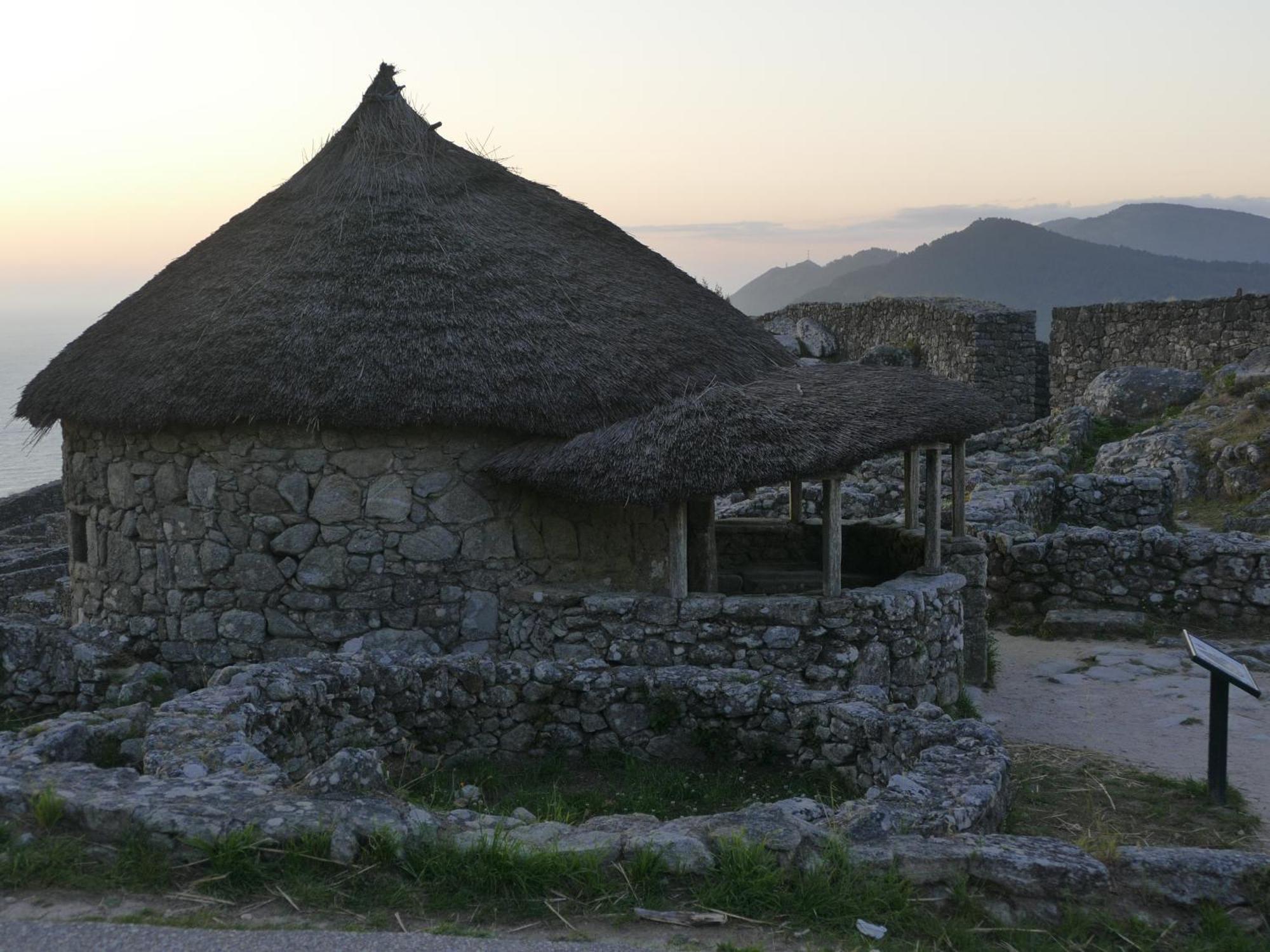 Appartamento Casa Rustica Con Y Regato Dentro Recien Rehabilitada Situada En El Entorno Del Parque Natural Monte Aloia Y Monte De San Antonino Proxima A Gondomar Y Playas De Nigran *